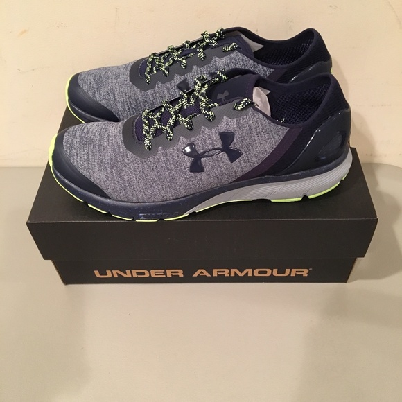 men's charged escape running shoe